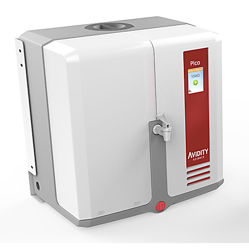 Sistema de agua pura tipo 2 DI (desionizada) con tanque UV Avidity Science PICO20T2UV