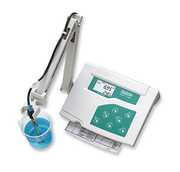 Medidor de Sobremesa de PH 510 con Brazo Portaelectrodo Incorporado, Electrodo de pH de Doble Unión y Sonda de temperatura, 110/220 VCA / OAKTON WD-35619-10
